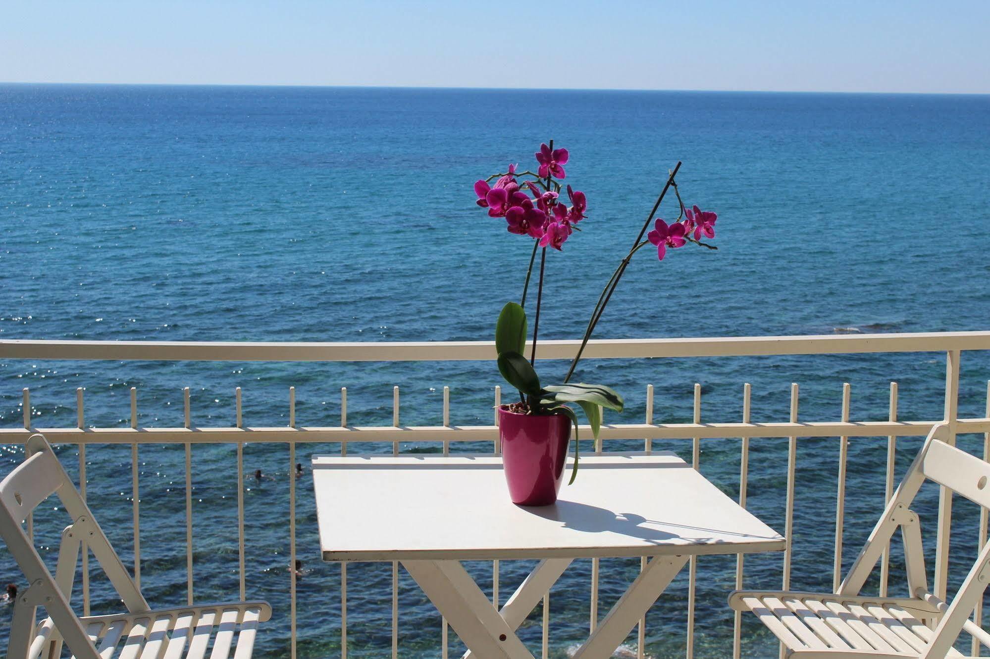Nina B&B Giardini-Naxos Zewnętrze zdjęcie