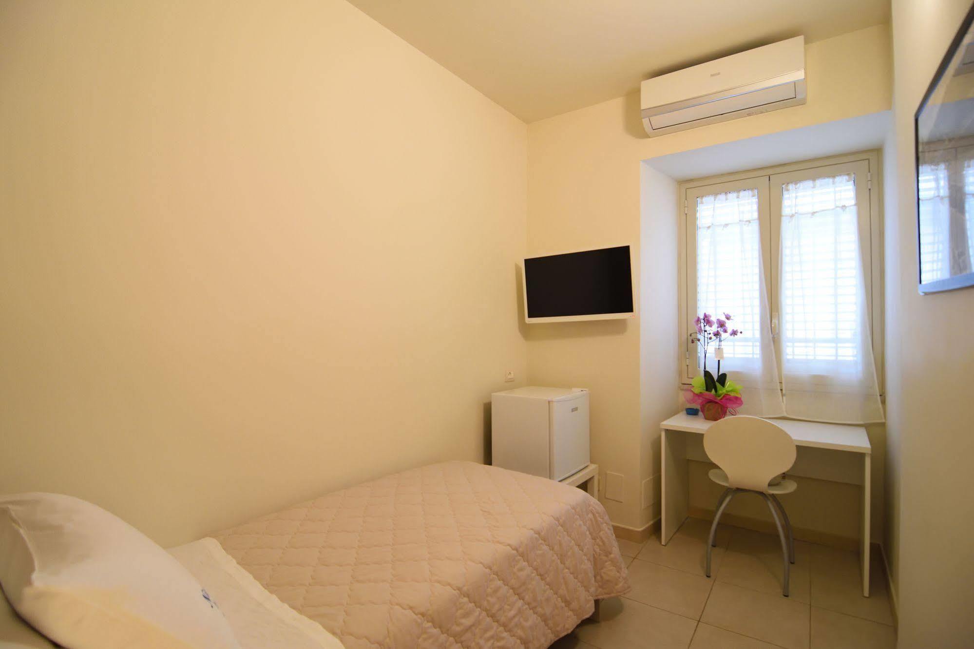 Nina B&B Giardini-Naxos Zewnętrze zdjęcie